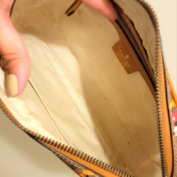 Gucci x Disney Fanny Pack. - Picture 4 of 8